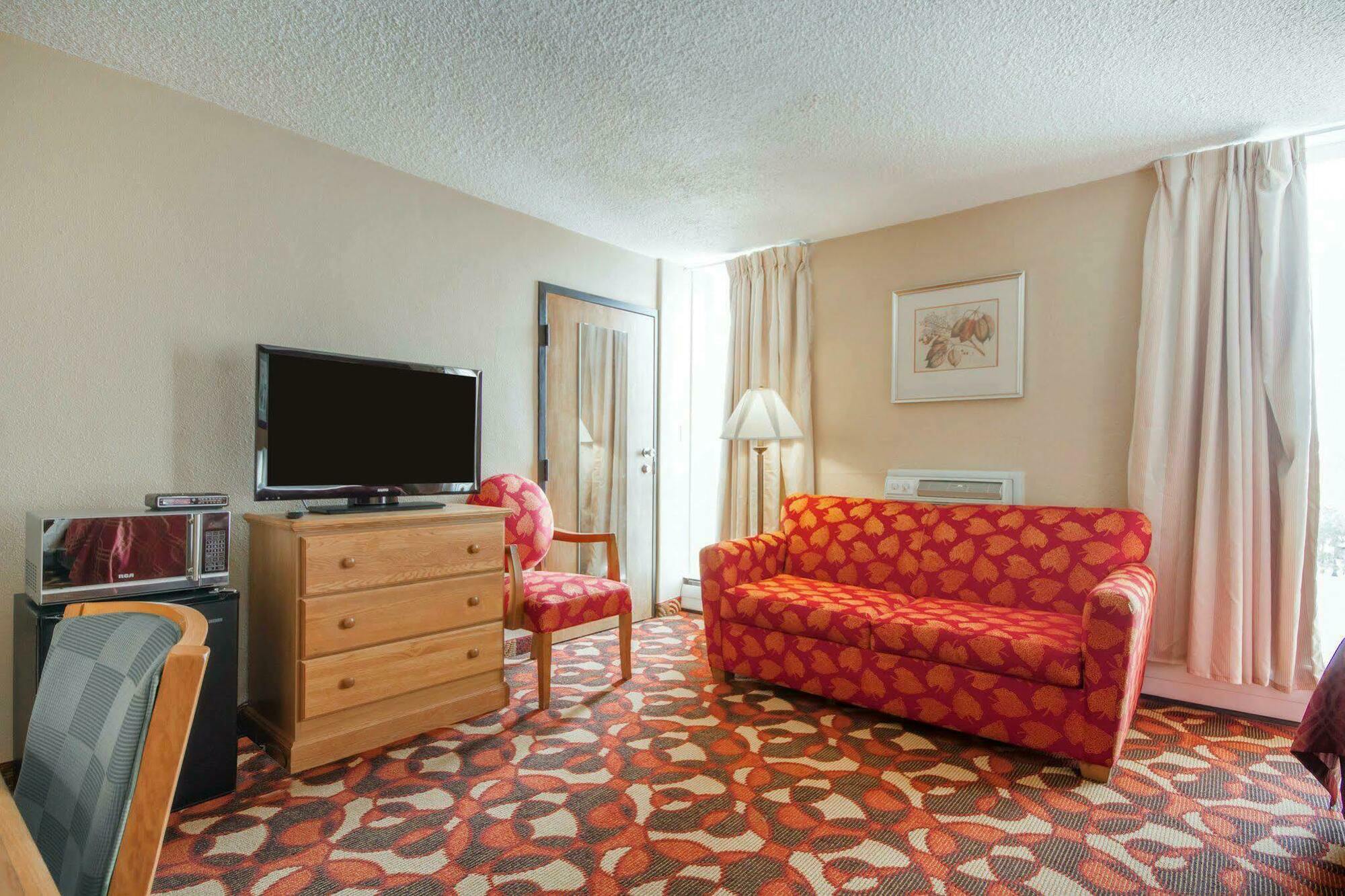Wingate By Wyndham Sheboygan Hotel Eksteriør billede